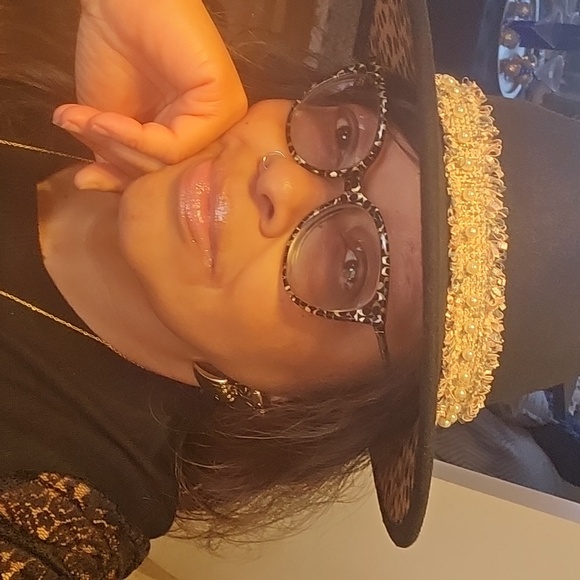 Meet your Posher, Posh - Picture 5 of 9